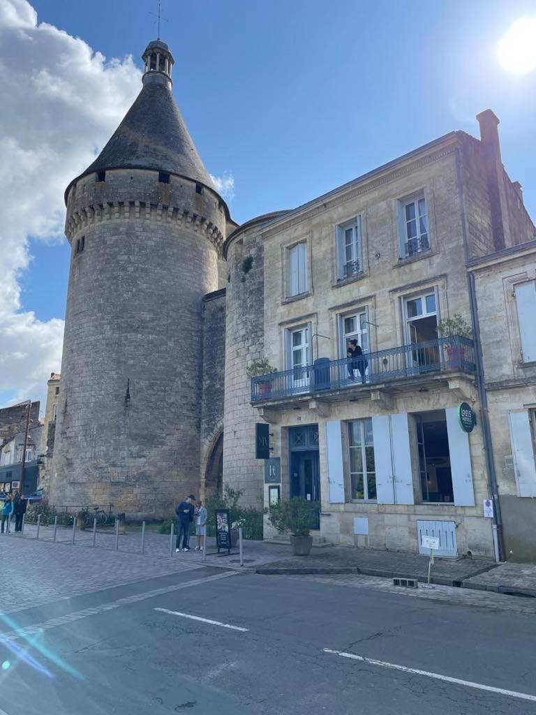 Logis Hotel De La Tour Libourne Exterior photo
